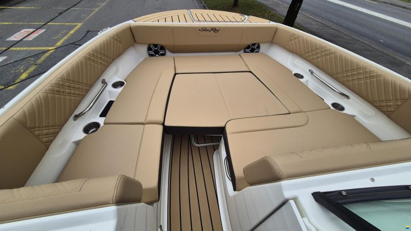 Sea Ray SDX 270 Europe