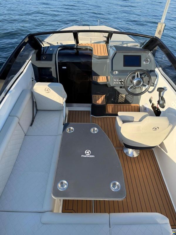 Parker 630 Day Cruiser