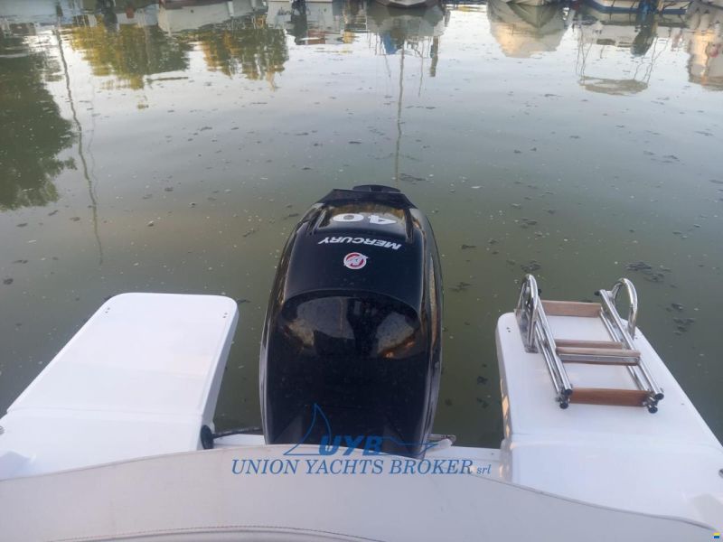 Marinello 590 Cabin