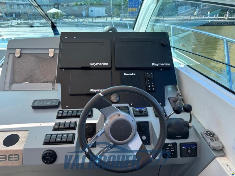 Sealine SC 38
