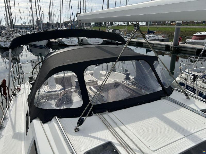 Bavaria 37