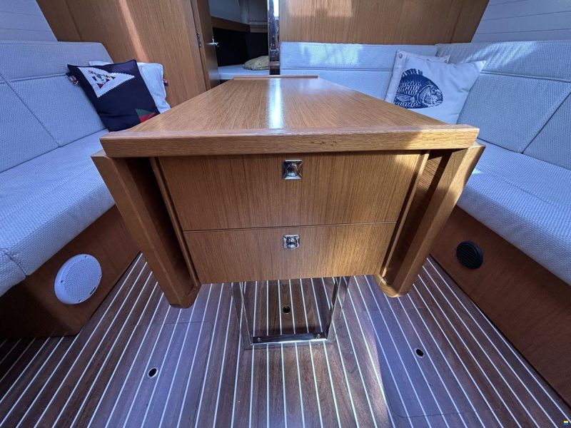 Bavaria 37