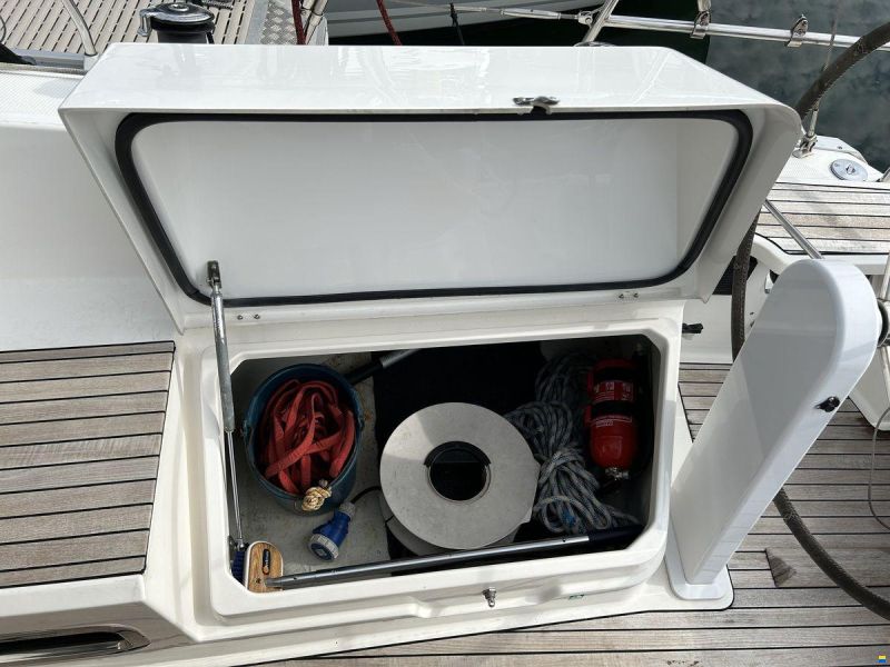 Bavaria 37