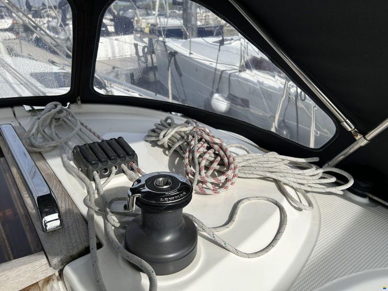 Bavaria 37