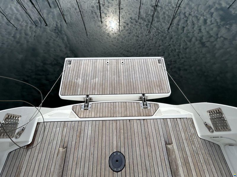 Bavaria 37