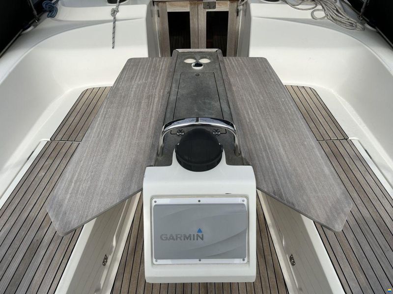 Bavaria 37