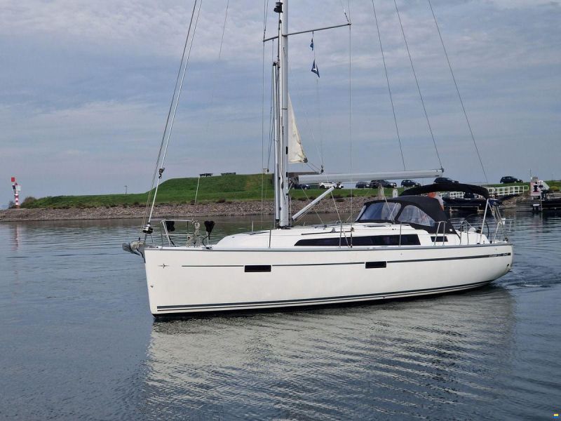 Bavaria 37