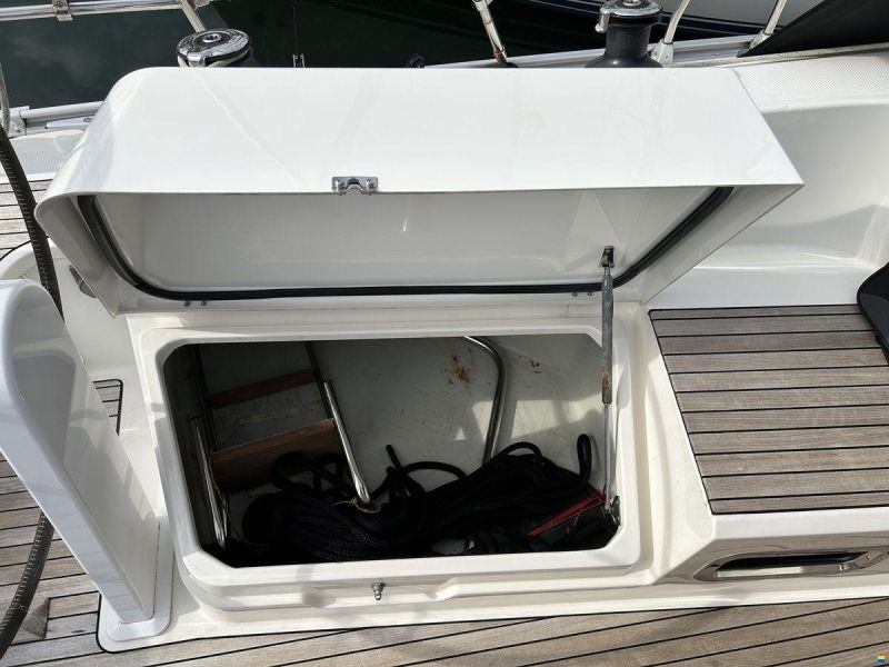 Bavaria 37
