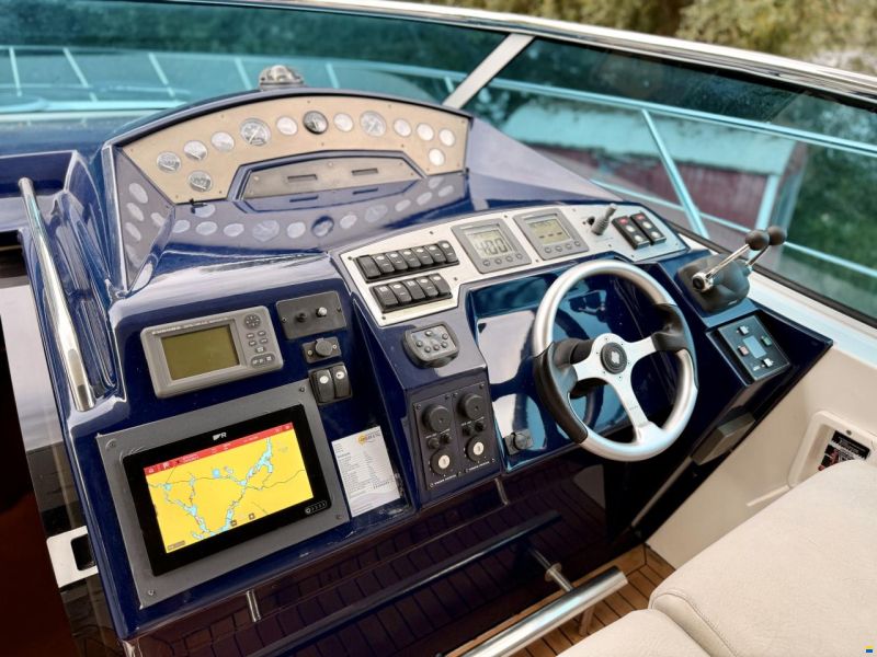 Sealine S38
