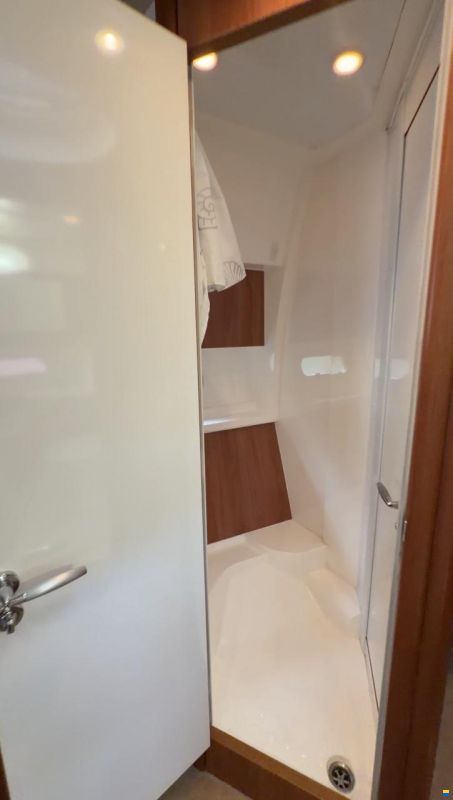 Sealine S38