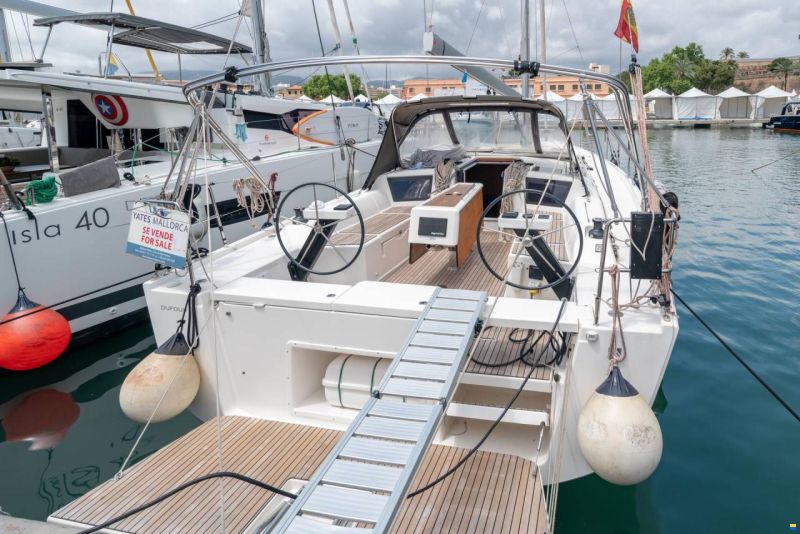 Dufour D390 Grand Large