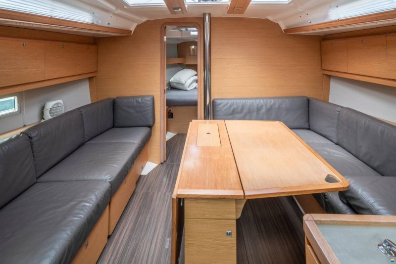 Dufour D390 Grand Large