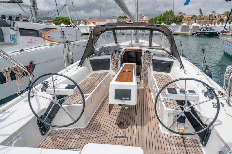 Dufour D390 Grand Large