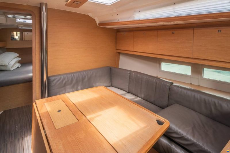 Dufour D390 Grand Large