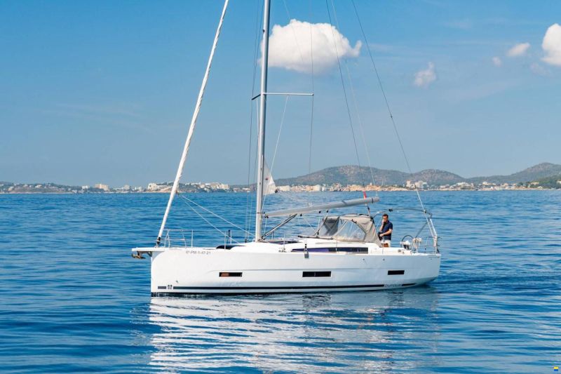 Dufour D390 Grand Large