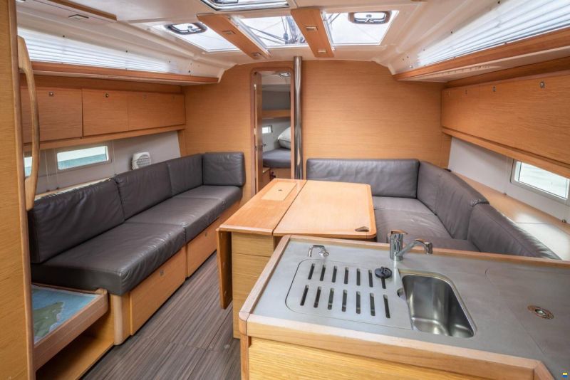 Dufour D390 Grand Large