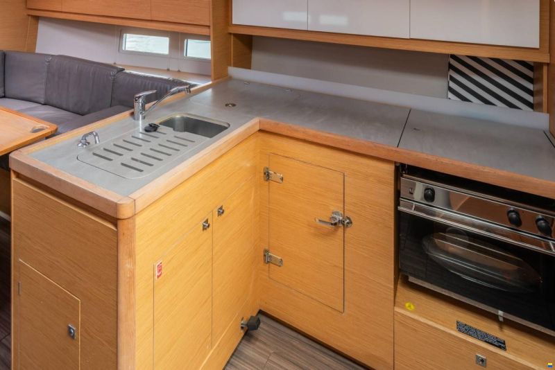 Dufour D390 Grand Large