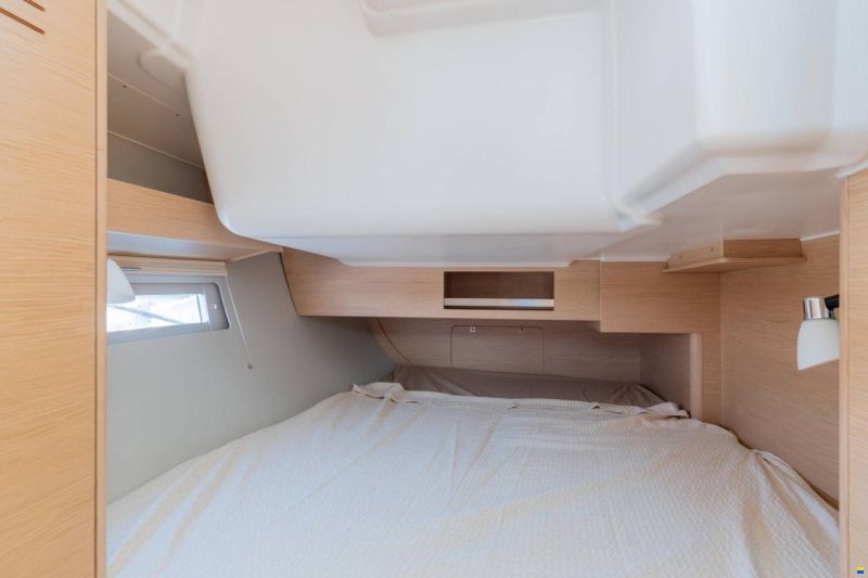 Dufour D390 Grand Large