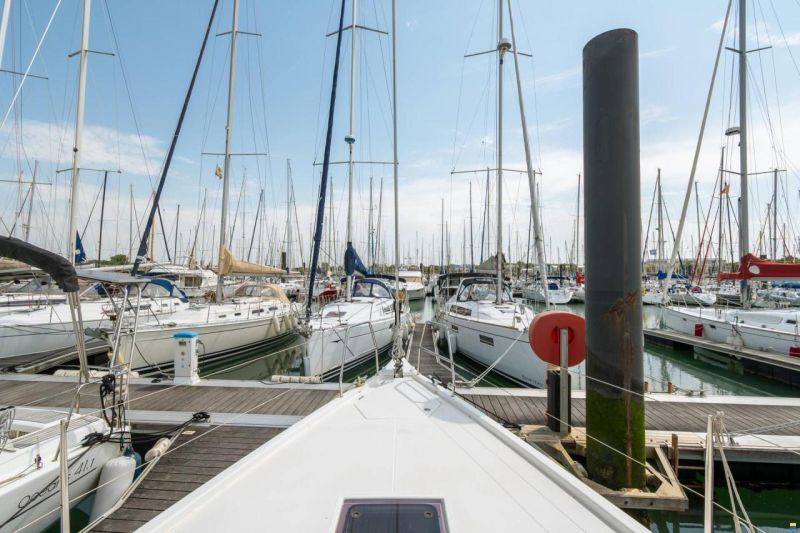 Dufour D390 Grand Large