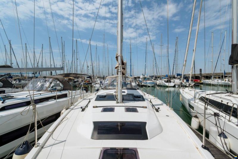 Dufour D390 Grand Large
