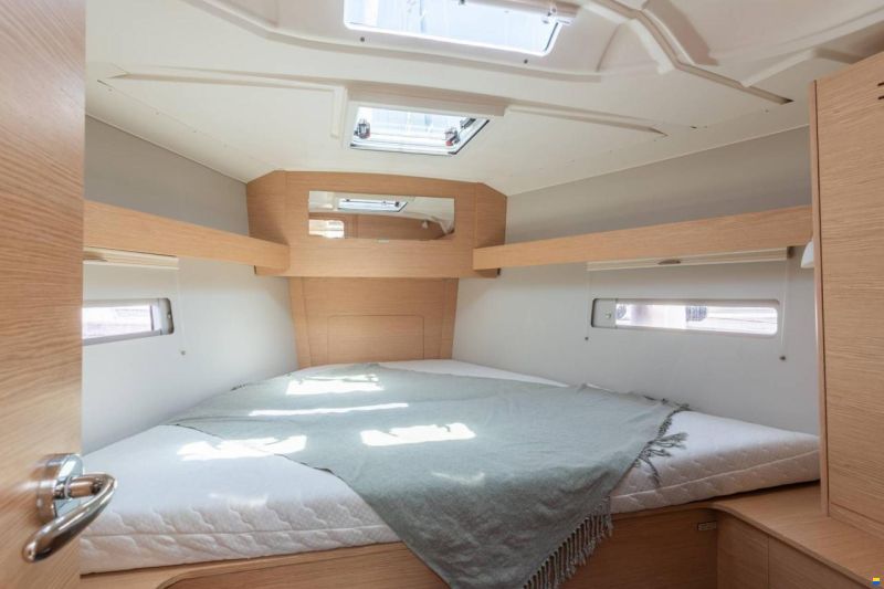 Dufour D390 Grand Large