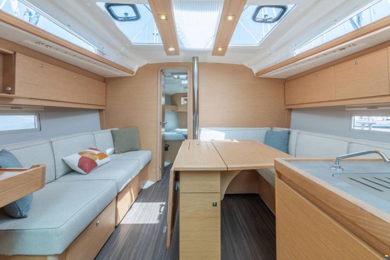 Dufour D390 Grand Large