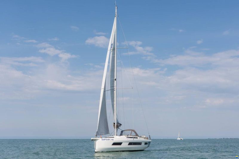 Dufour DY44