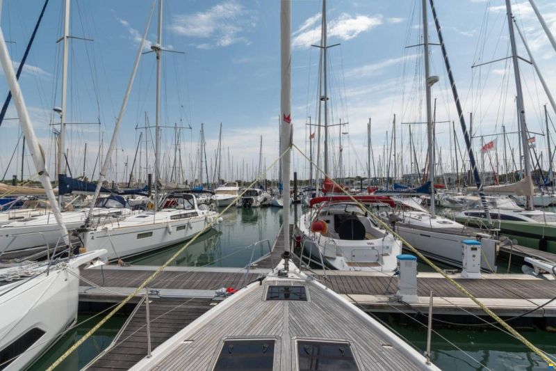Dufour DY44