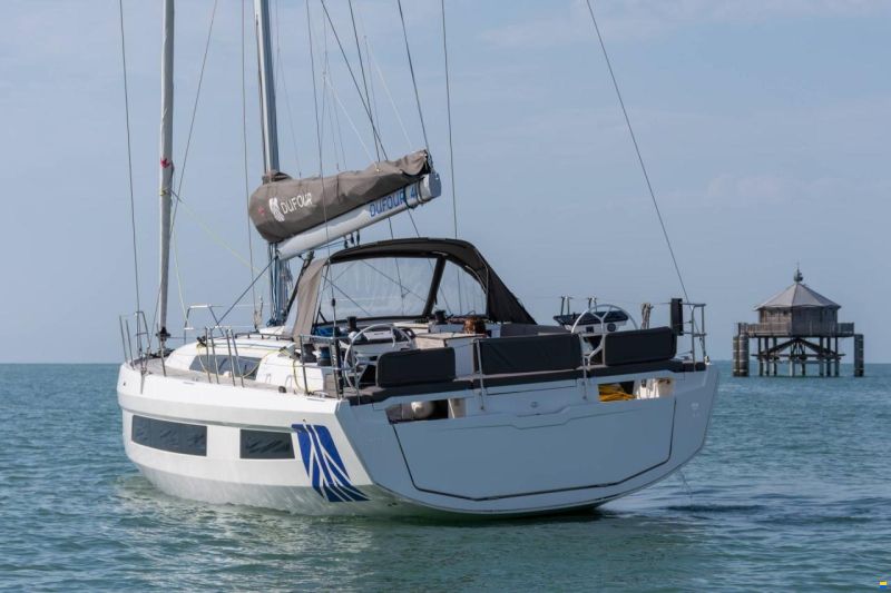 Dufour DY44