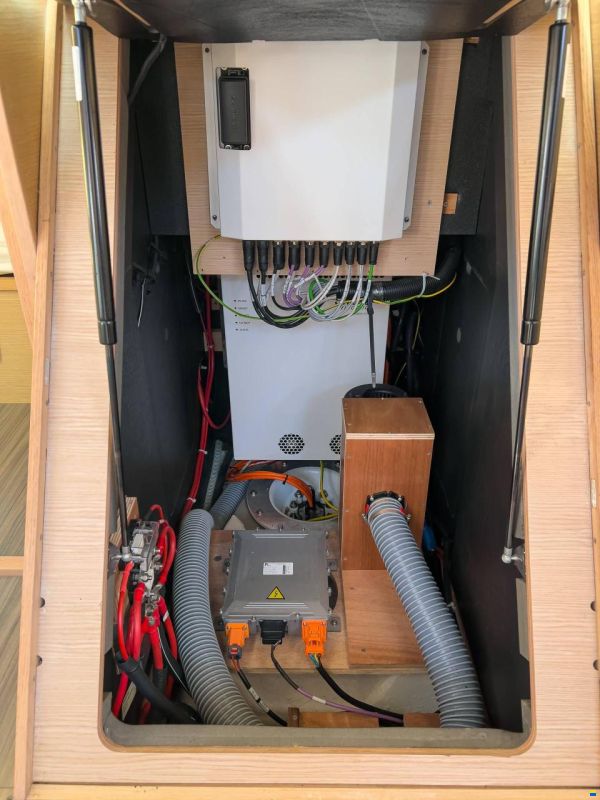 Dufour D470