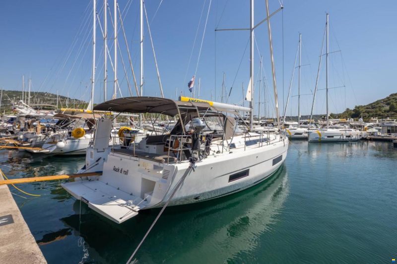Dufour D470