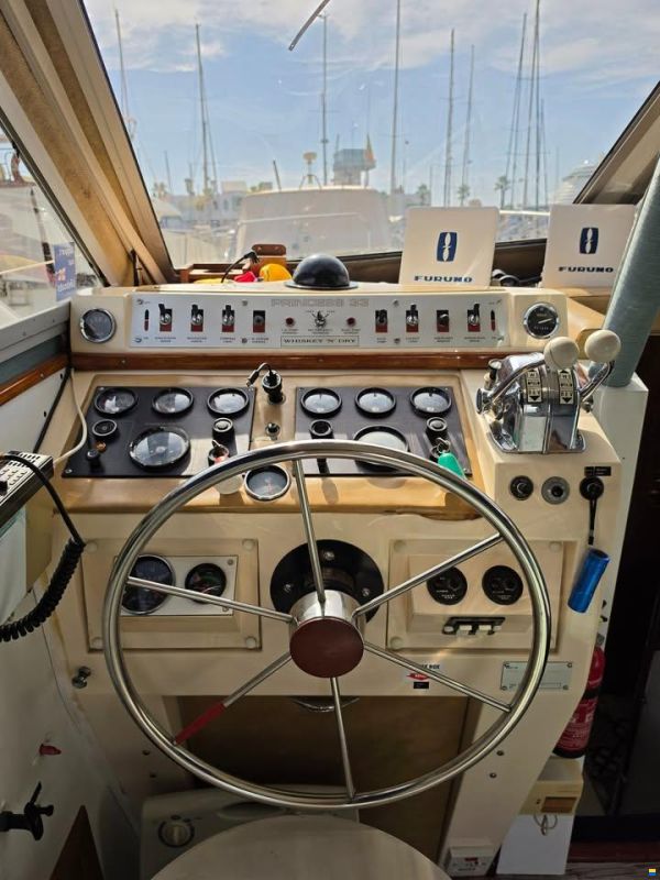 Princess 33 flybridge
