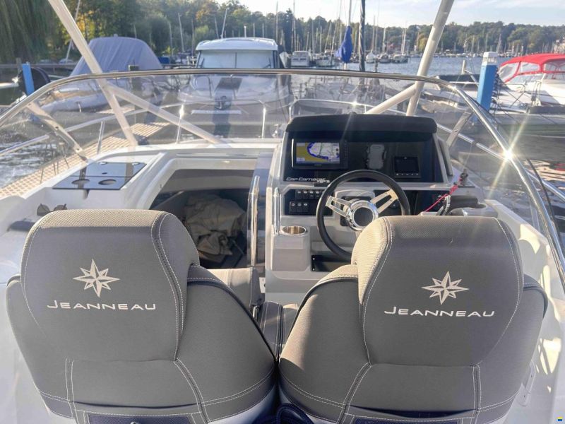 Jeanneau Cap Camarat 9.0 WA