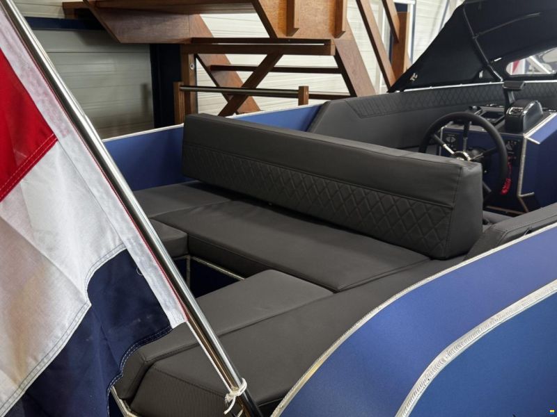 Qualia QT 22 Outboard