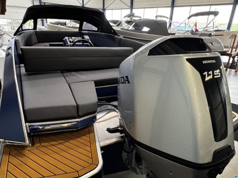 Qualia QT 22 Outboard