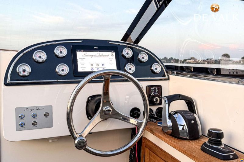 Long Island 33 Runabout