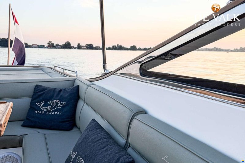 Long Island 33 Runabout