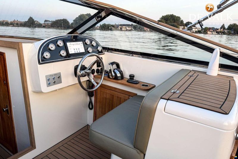 Long Island 33 Runabout