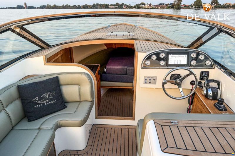 Long Island 33 Runabout