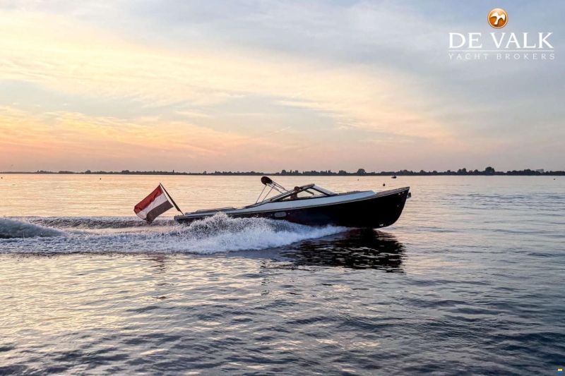 Long Island 33 Runabout