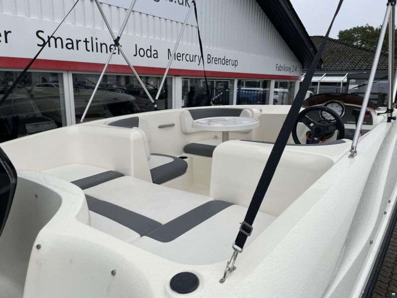 Bayliner E5 ELEMENT med Mercury F80 ELPT EFI og V