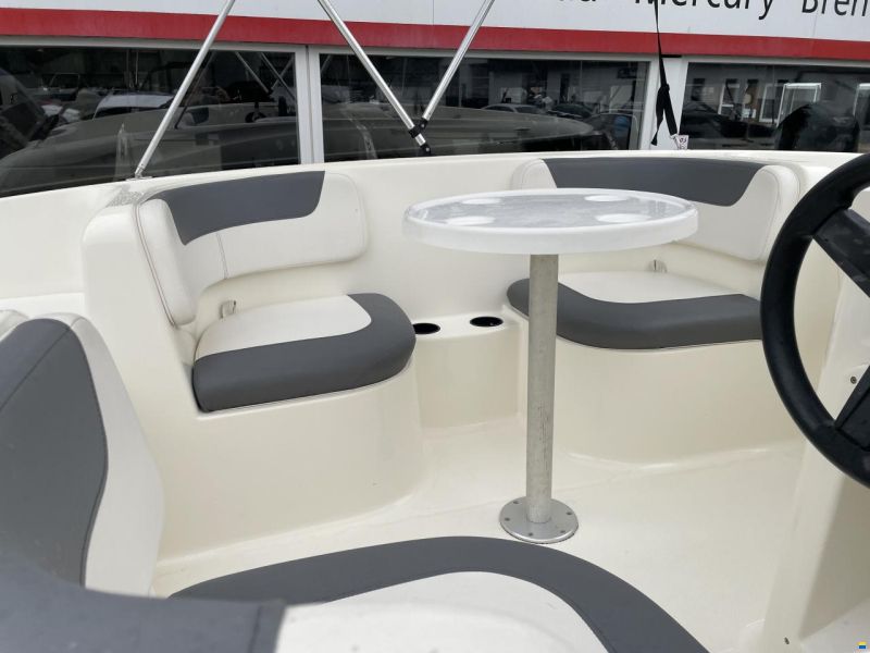 Bayliner E5 ELEMENT med Mercury F80 ELPT EFI og V
