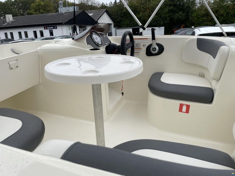 Bayliner E5 ELEMENT med Mercury F80 ELPT EFI og V
