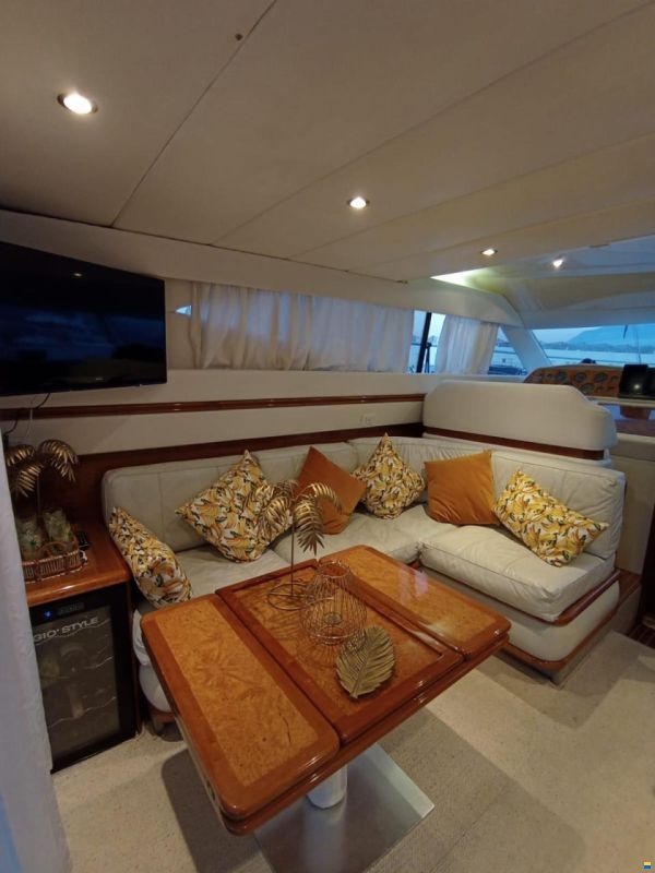 Azimut 43 Fly