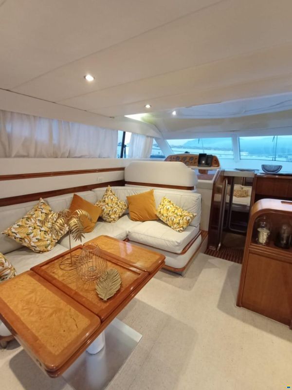 Azimut 43 Fly