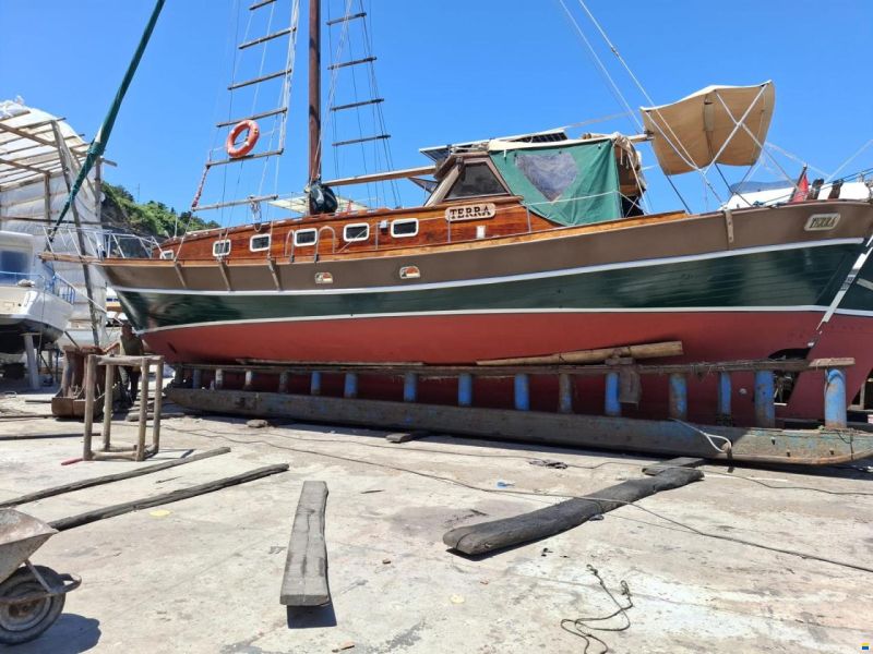 Commercial Yacht