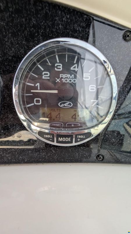 Sea Ray Sundancer 245