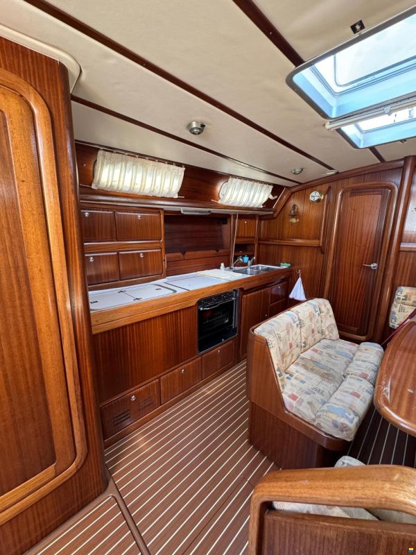 Bavaria 42