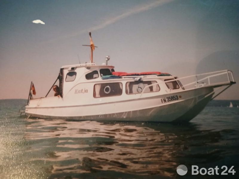 Juncker Stahlboot