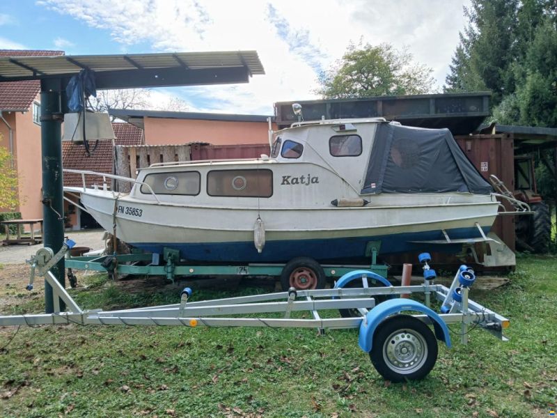 Juncker Stahlboot